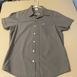 Gray Hollister collared, short sleeve, button down with breast pocket shirt